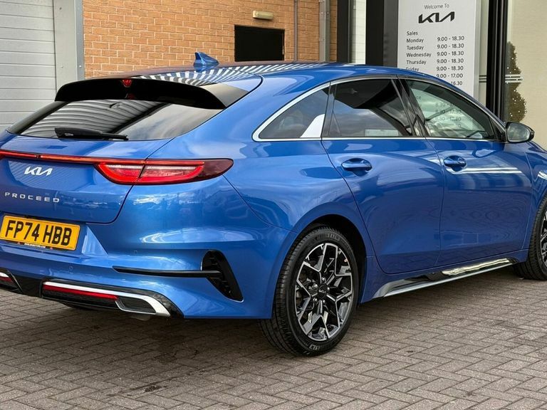Kia Proceed 1.5T Gdi Isg 138 Gt-line S Dct Blue #9