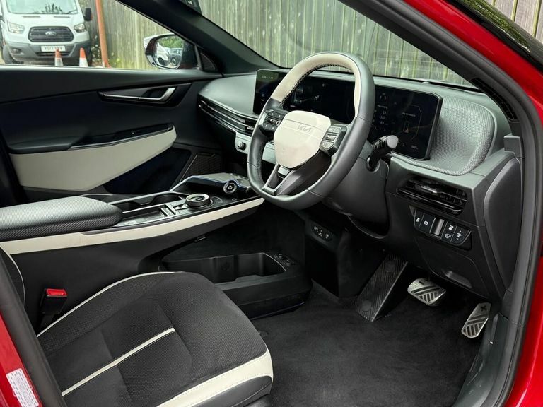 Kia EV6 77.4Kwh Gt-line S Hatchback 225 White #22