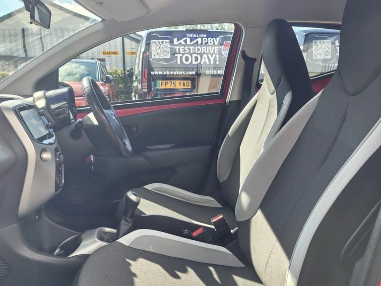 Toyota Aygo Hatchback 1.0 Red #17