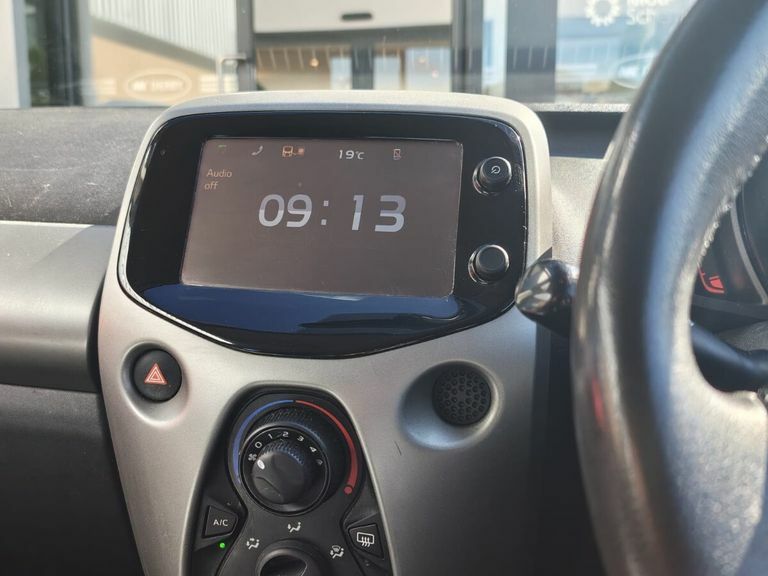 Toyota Aygo Hatchback 1.0 Red #11