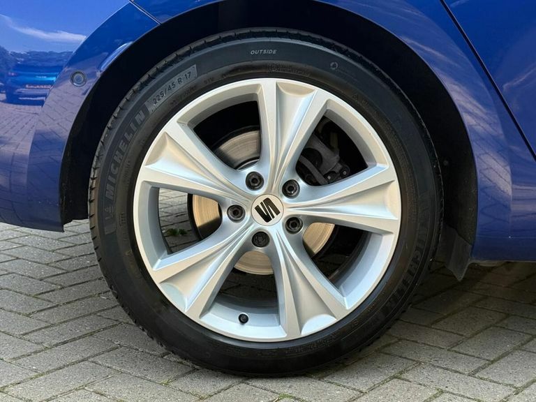 Seat Leon 1.5 Etsi Mhev Fr Hatchback Hybrid Dsg E Red #14