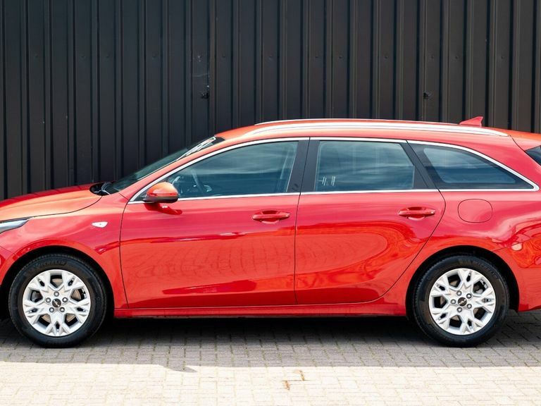 Kia Ceed 1.5T Gdi Isg 2 Red #6