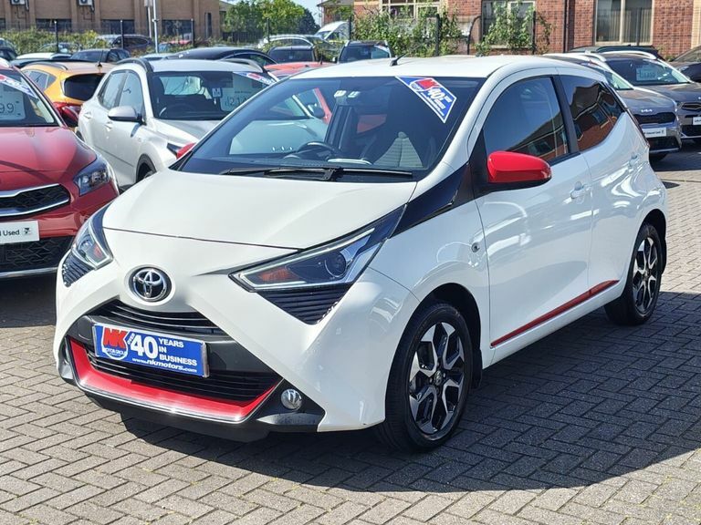 Toyota Aygo 1.0 Vvt-i X-trend White #4