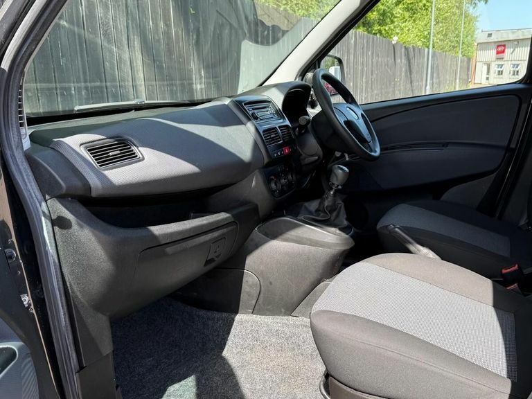 Fiat Doblo 1.2 16V Active Multijet Combi 90 Bhp White #25