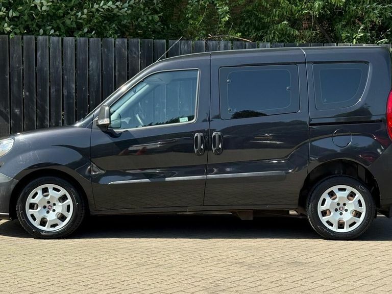 Fiat Doblo 1.4 16V Pop Black #5