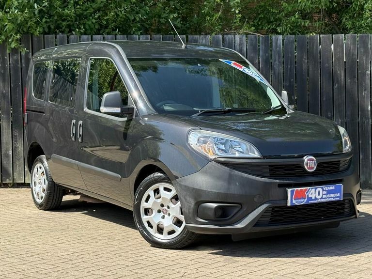 Fiat Doblo 1.4 16V Pop Black #2