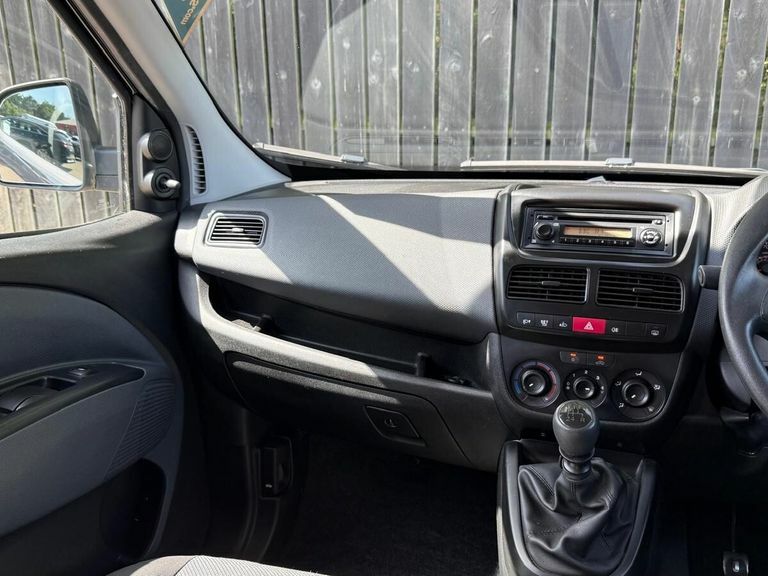 Fiat Doblo 1.2 16V Active Multijet Combi 90 Bhp White #21