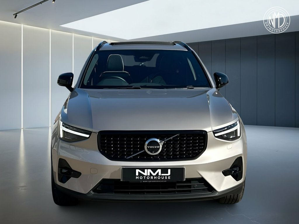 Volvo XC40 2023 2.0 B3 Mhev Ultimate Suv Hybrid Dc DC23EPN Gold #2