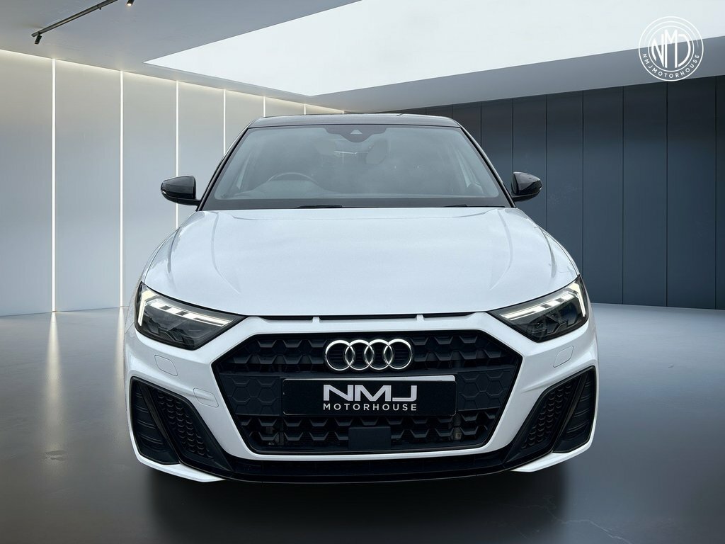 Audi A1 2022 1.5 Tfsi 35 Black Edition Sportback S Tronic Black #2