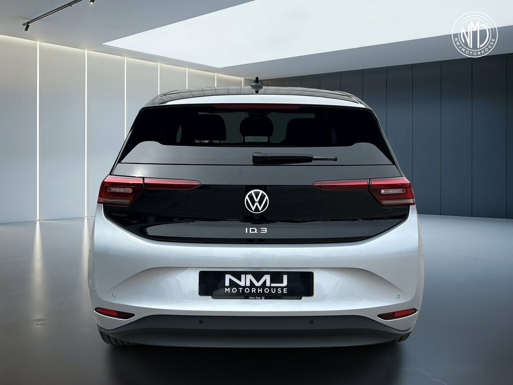 Volkswagen ID.3 2022 Pro Performance 58Kwh Family Hatchback El Silver #6