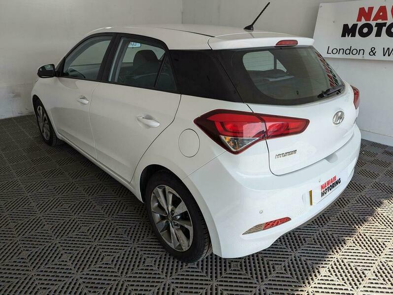 Hyundai I20 1.2 Blue Drive Se White #4
