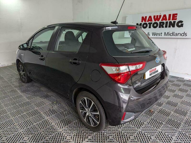 Toyota Yaris 1.5 Vvt-h Icon Tech LV18AYP Black #4