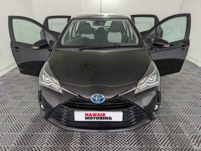Toyota Yaris 1.5 Vvt-h Icon Tech LV18AYP Black #6
