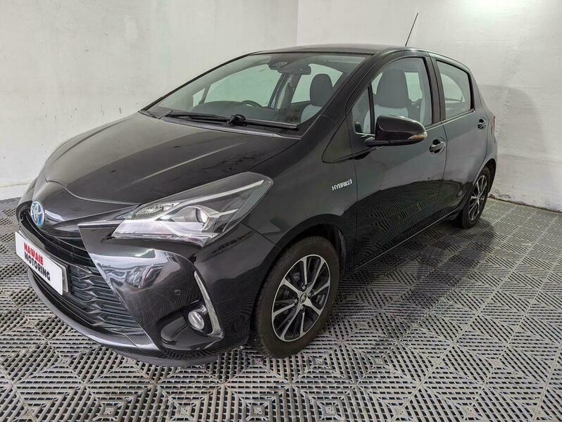 Toyota Yaris 1.5 Vvt-h Icon Tech LV18AYP Black #3