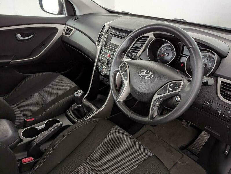 Hyundai I30 1.6 Active Hatchback White #15