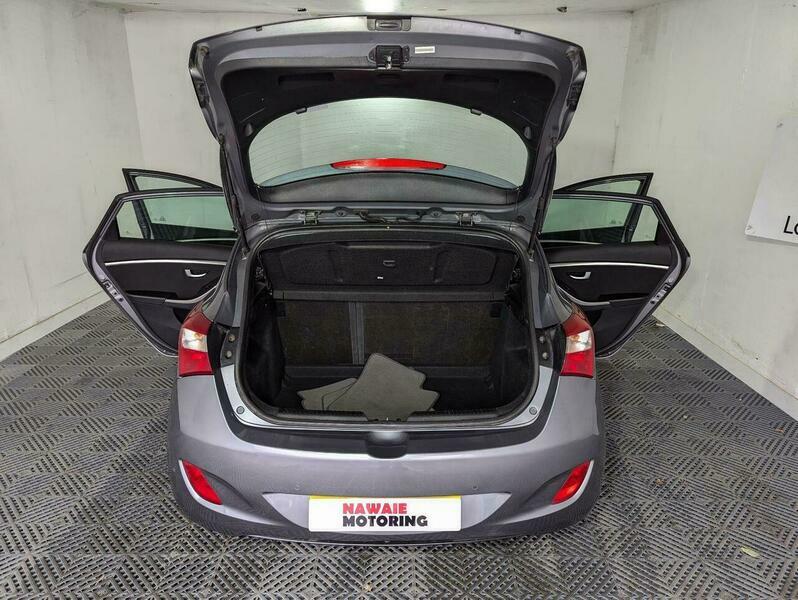 Hyundai I30 1.6 Active Hatchback White #24