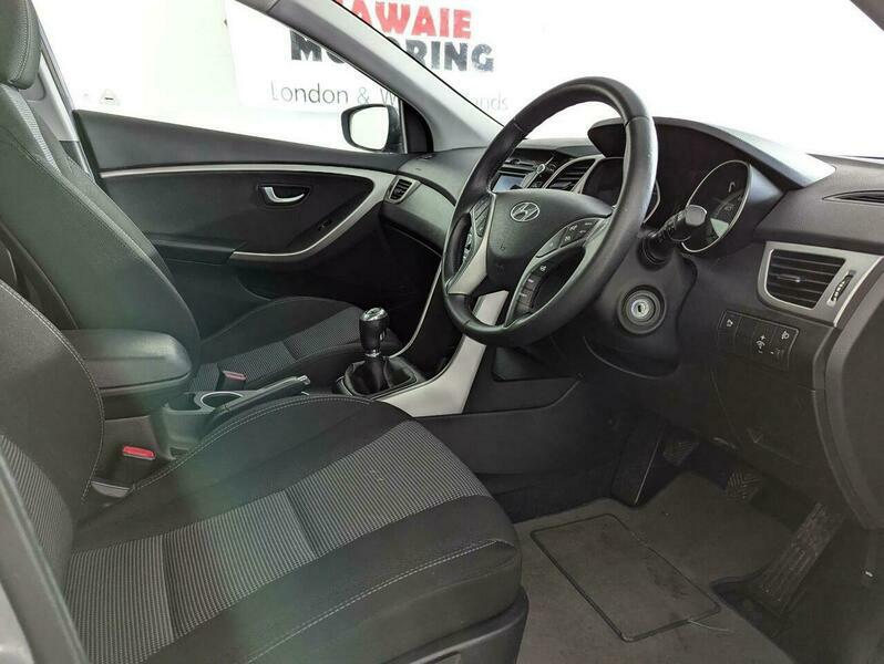 Hyundai I30 1.6 Active Hatchback White #17