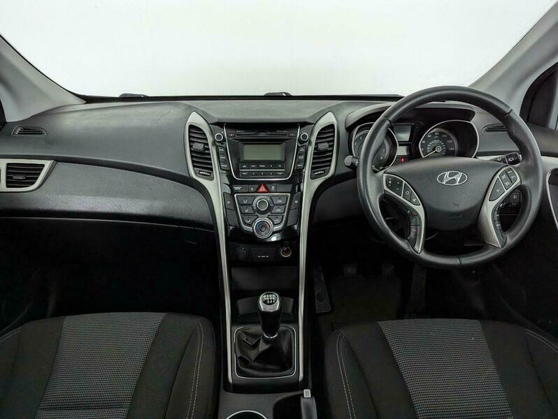 Hyundai I30 1.6 Active Hatchback White #13