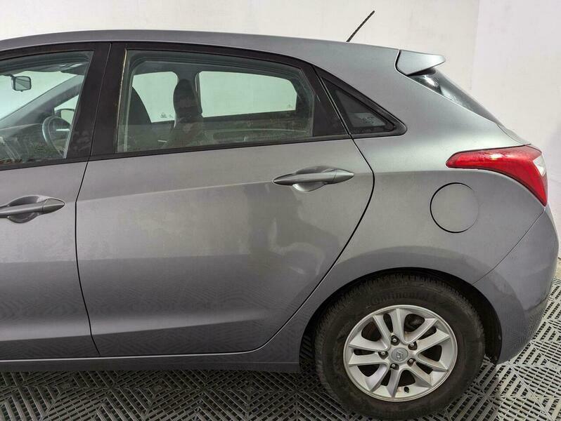 Hyundai I30 1.6 Active Hatchback White #31