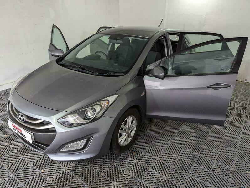 Hyundai I30 1.6 Active Hatchback White #9