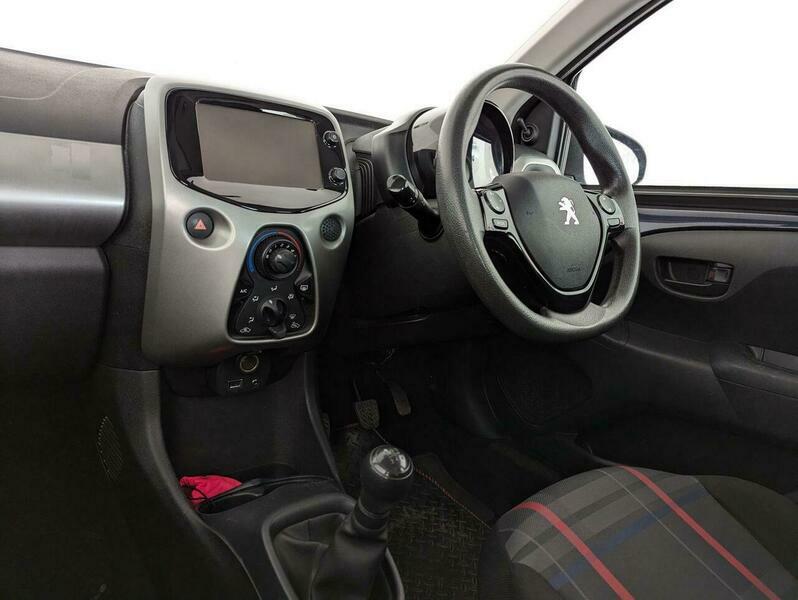Peugeot 108  White #24