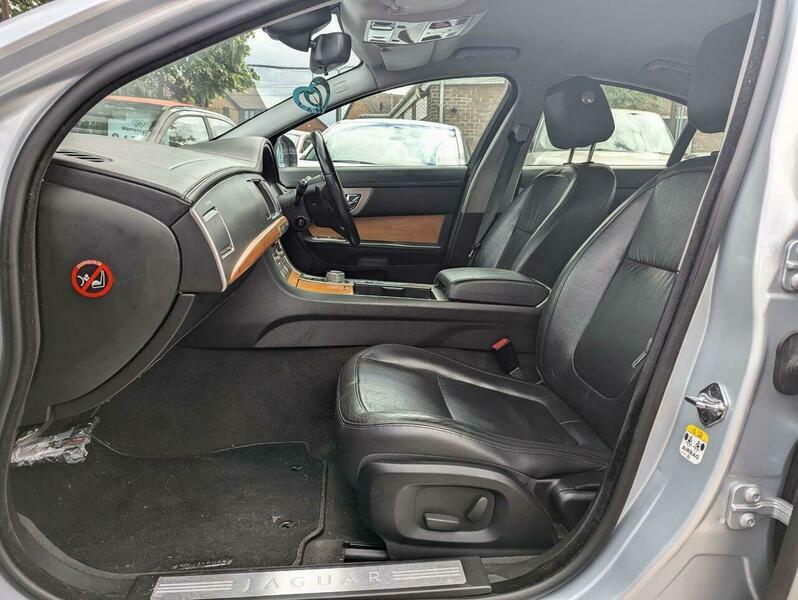 Jaguar XF 3.0D V6 Luxury Silver #4