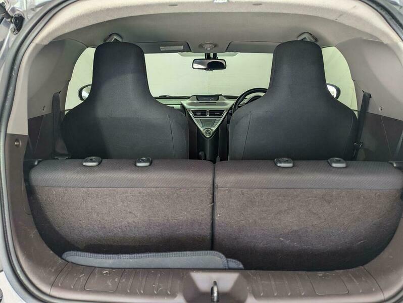 Toyota IQ 3 Silver #18