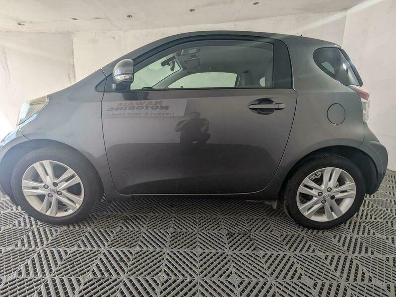Toyota IQ 3 Silver #14
