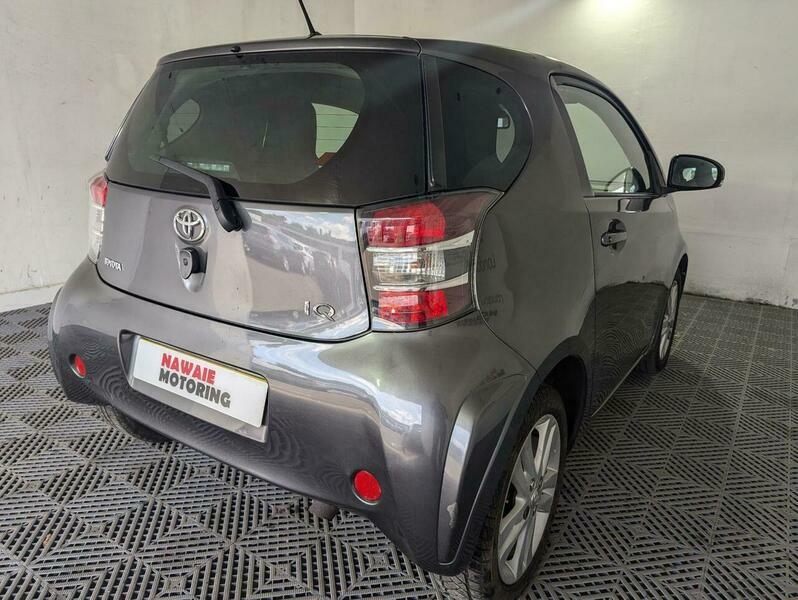 Toyota IQ 3 Silver #15