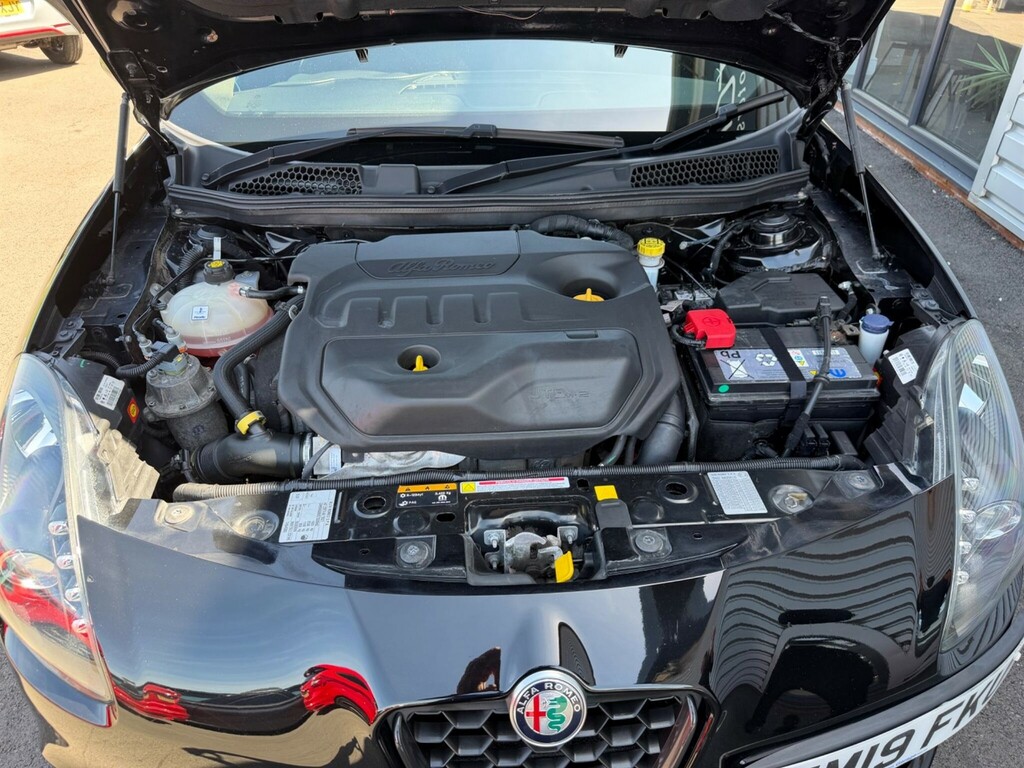 Alfa Romeo Giulietta Hatchback White #24