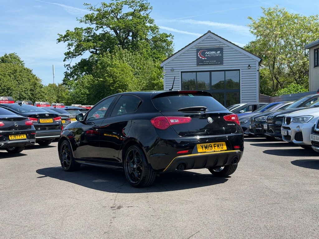 Alfa Romeo Giulietta Hatchback White #12