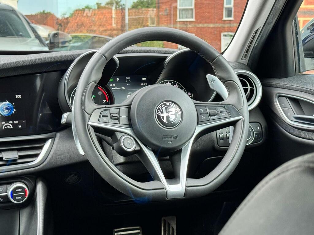 Alfa Romeo Giulia 2.0 Tb Veloce 277 Bhp Black #30