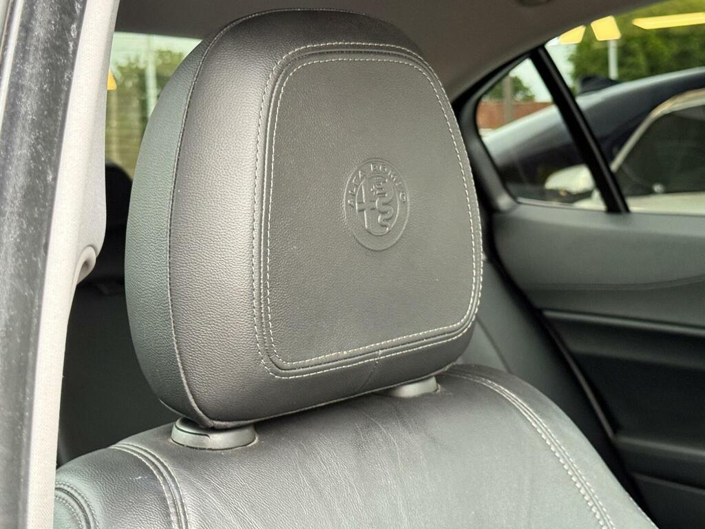 Alfa Romeo Giulia 2.0 Tb Veloce 277 Bhp Black #10