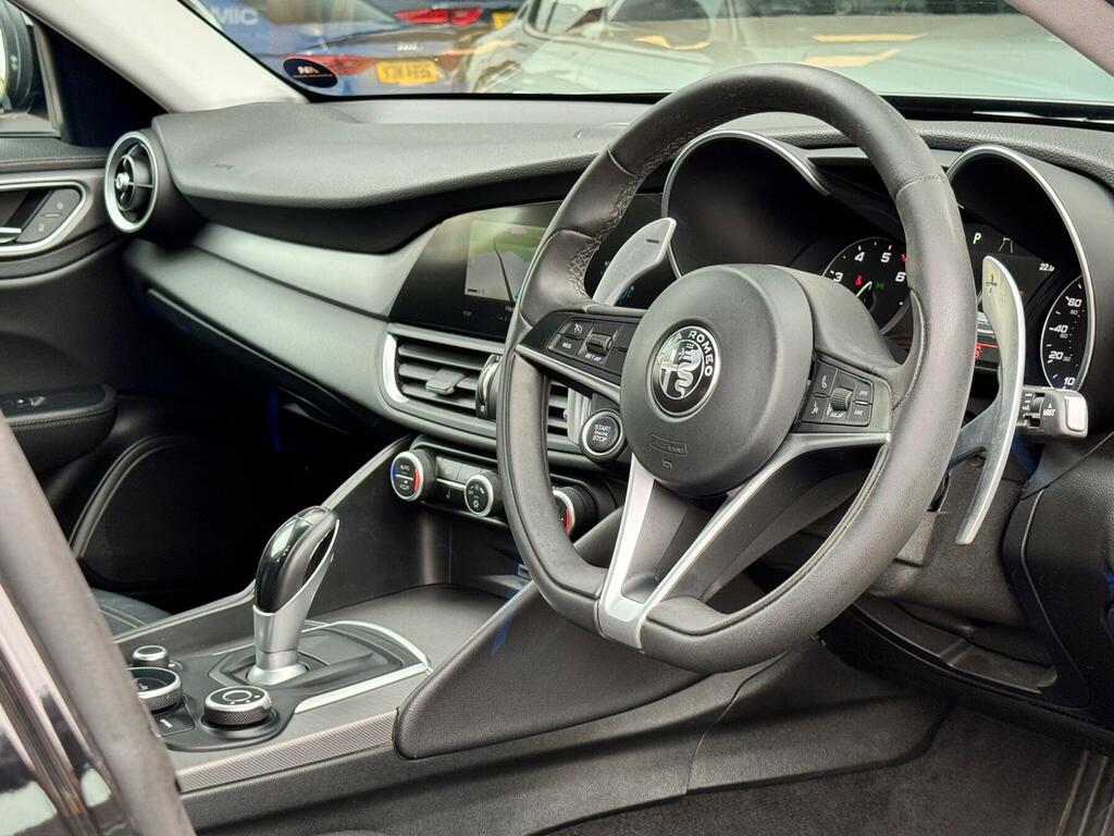 Alfa Romeo Giulia 2.0 Tb Veloce 277 Bhp Black #20