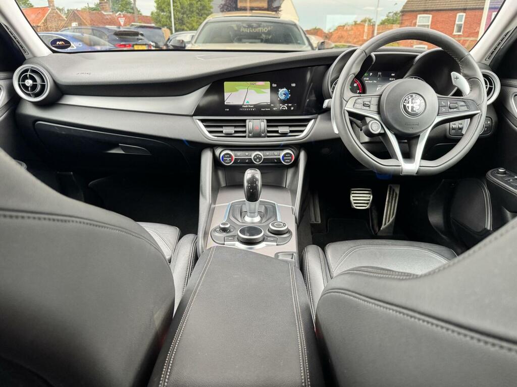 Alfa Romeo Giulia 2.0 Tb Veloce 277 Bhp Black #9