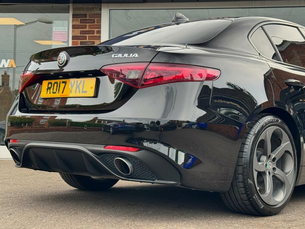 Alfa Romeo Giulia 2.0 Tb Veloce 277 Bhp Black #11