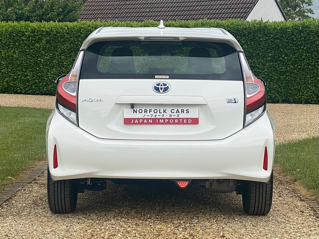 Toyota Aqua  Silver #9