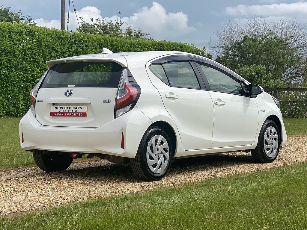 Toyota Aqua  Silver #11