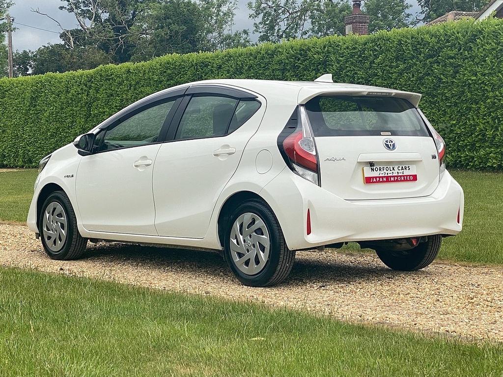 Toyota Aqua  Silver #7