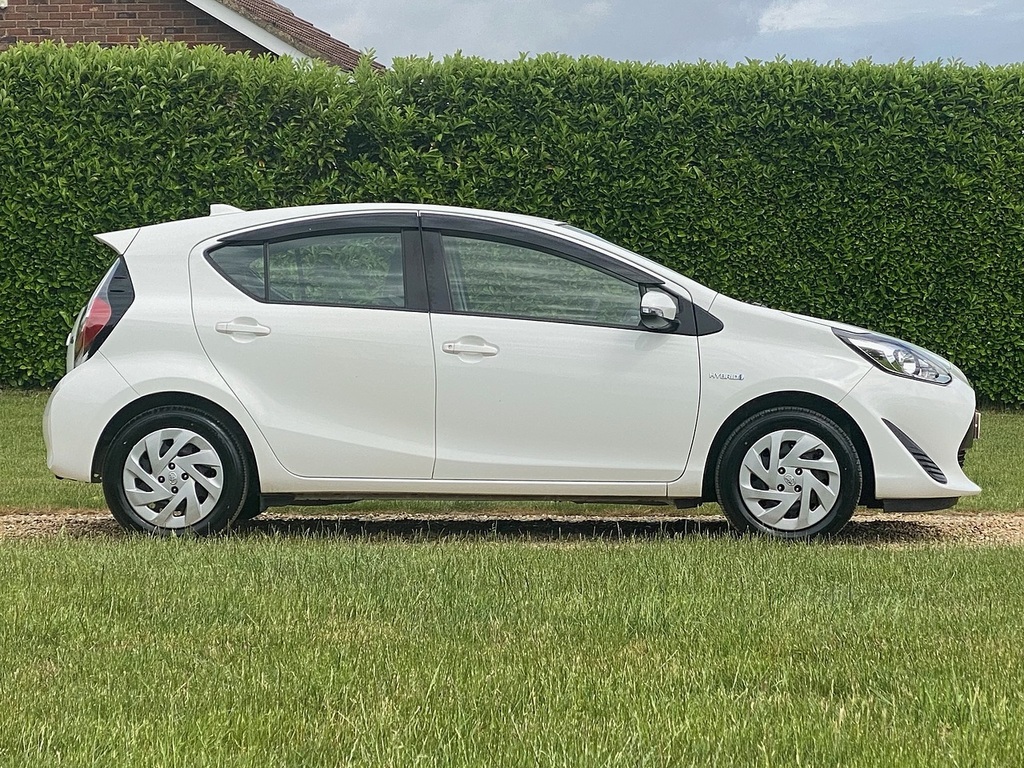 Toyota Aqua  Silver #13