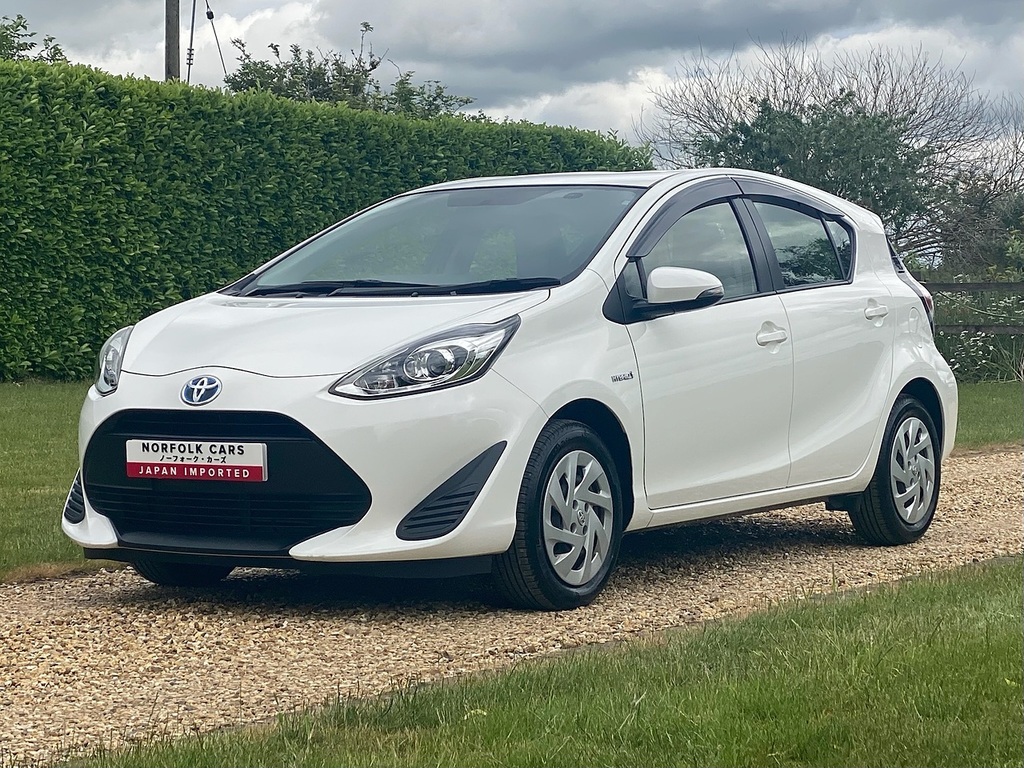 Toyota Aqua Hatchback White #6