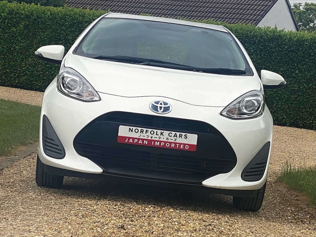 Toyota Aqua Hatchback White #5