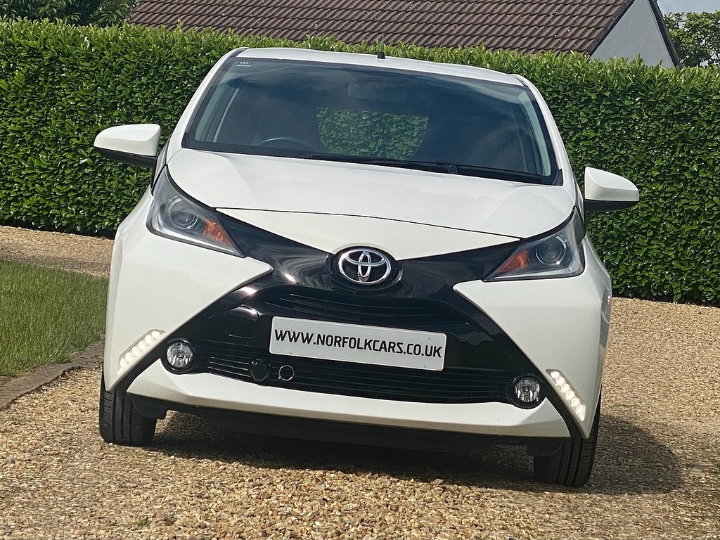 Toyota Aygo Vvt-i X-pression White #4