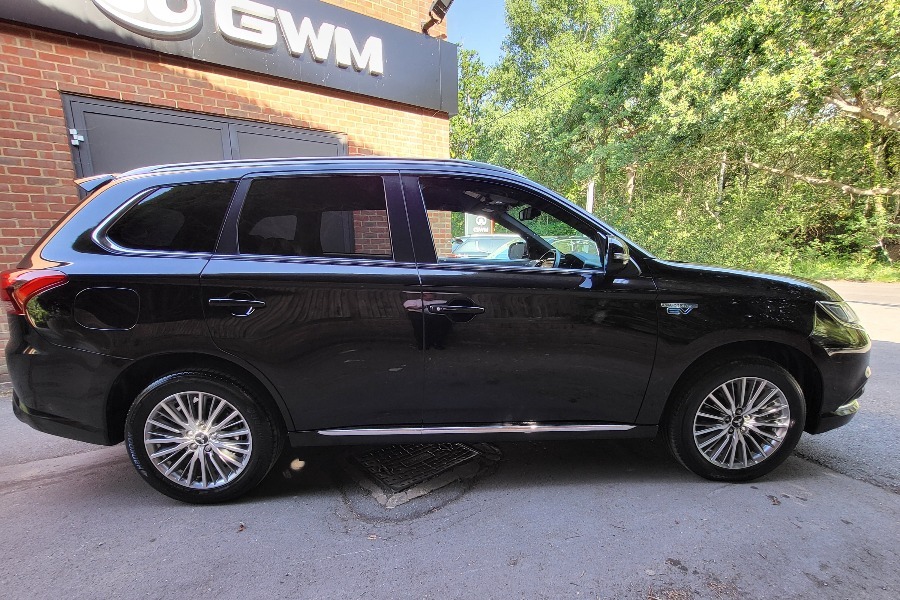 Mitsubishi Outlander Suv 2.4H Twinmotor 13.8Kwh Dynamic Suv Pet Black #4