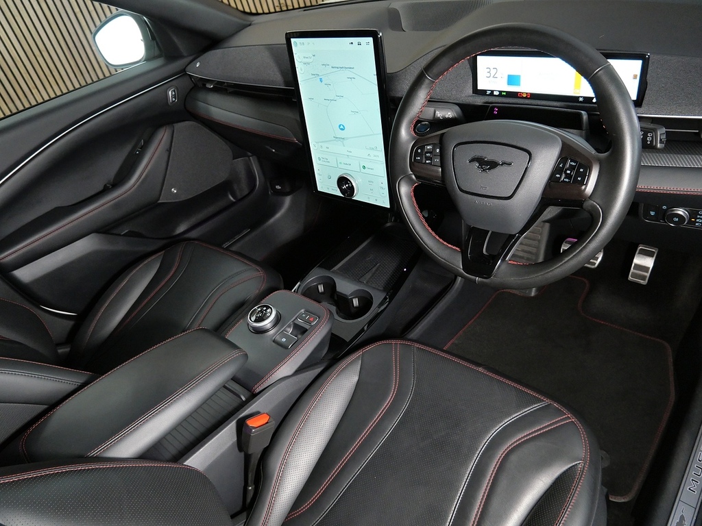 Ford Mustang Mach-E Extended Range 91Kwh Suv Aw White #3
