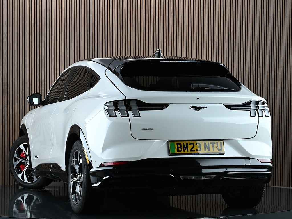Ford Mustang Mach-E Extended Range 91Kwh Suv Aw White #2