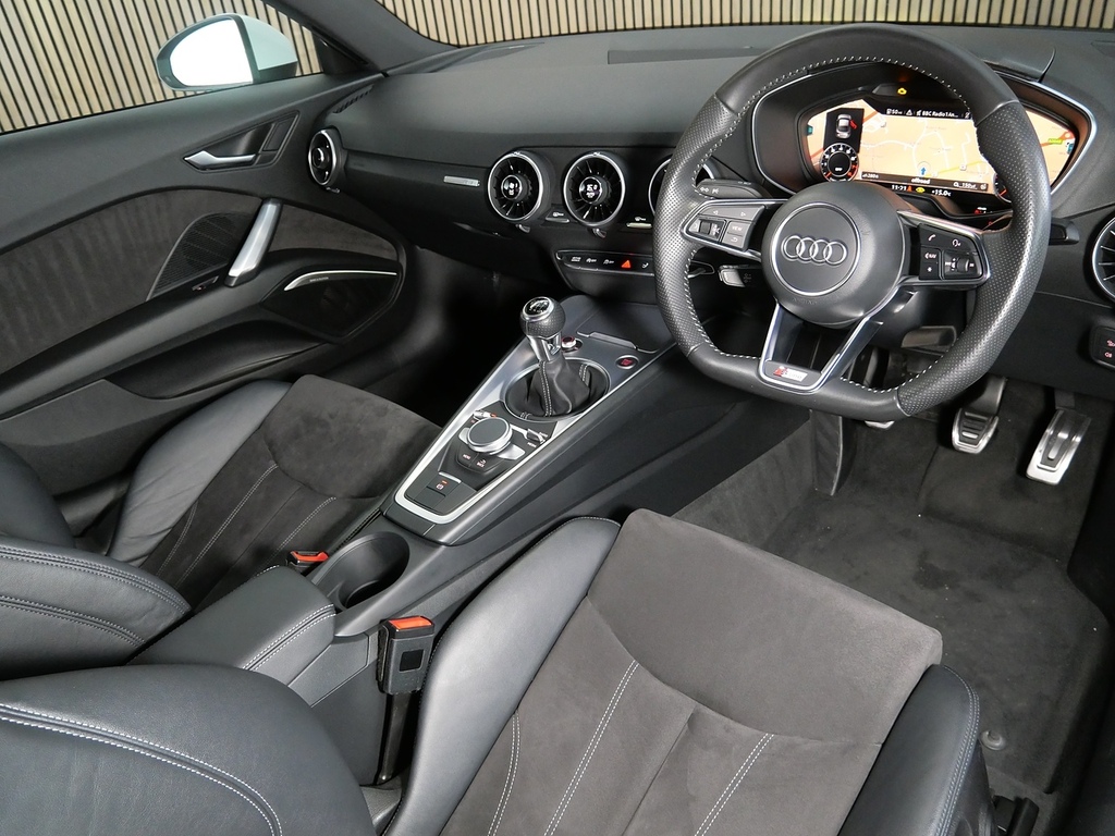 Audi TT Tfsi S Line Coupe 1.8 White #3
