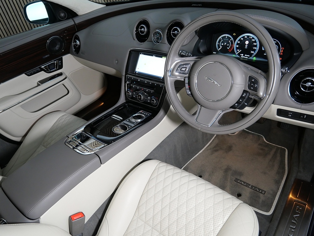 Jaguar XJ 3.0D V6 Portfolio Saloon Euro 6 S Blue #3