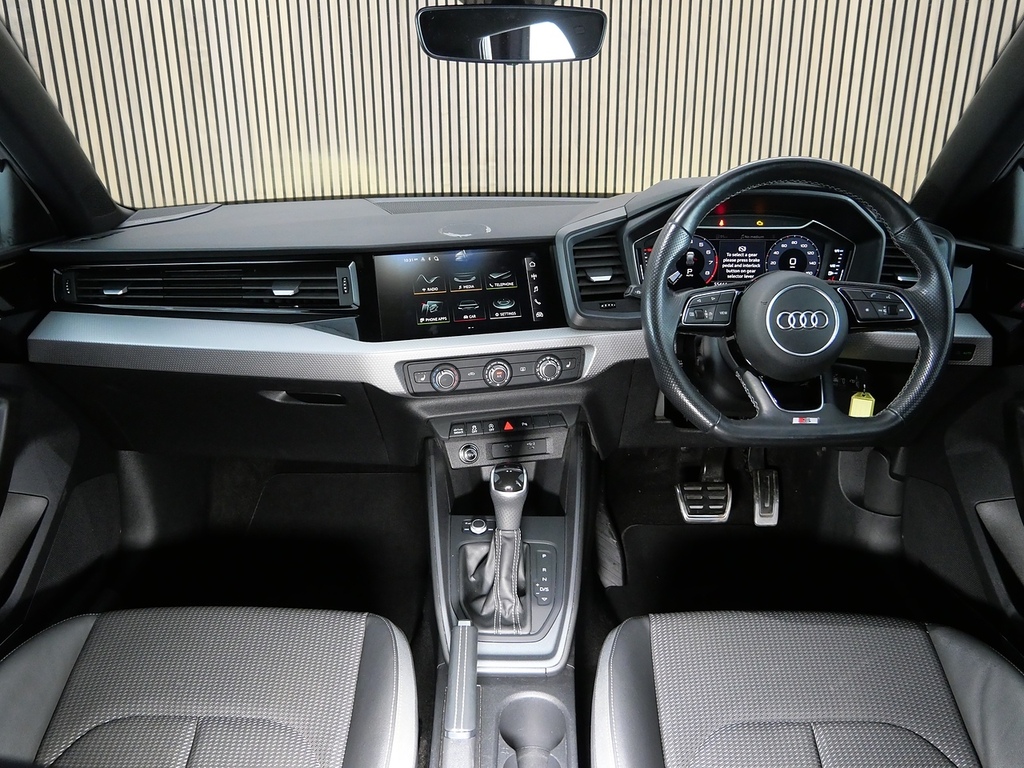 Audi A1 25 Tfsi Black Edition S Tronic  #30