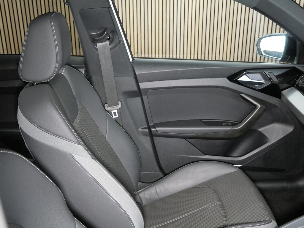 Audi A1 25 Tfsi Black Edition S Tronic  #28